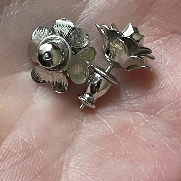 Silver Trifari Rose Floral Stud Earrings - Picture 4 of 6